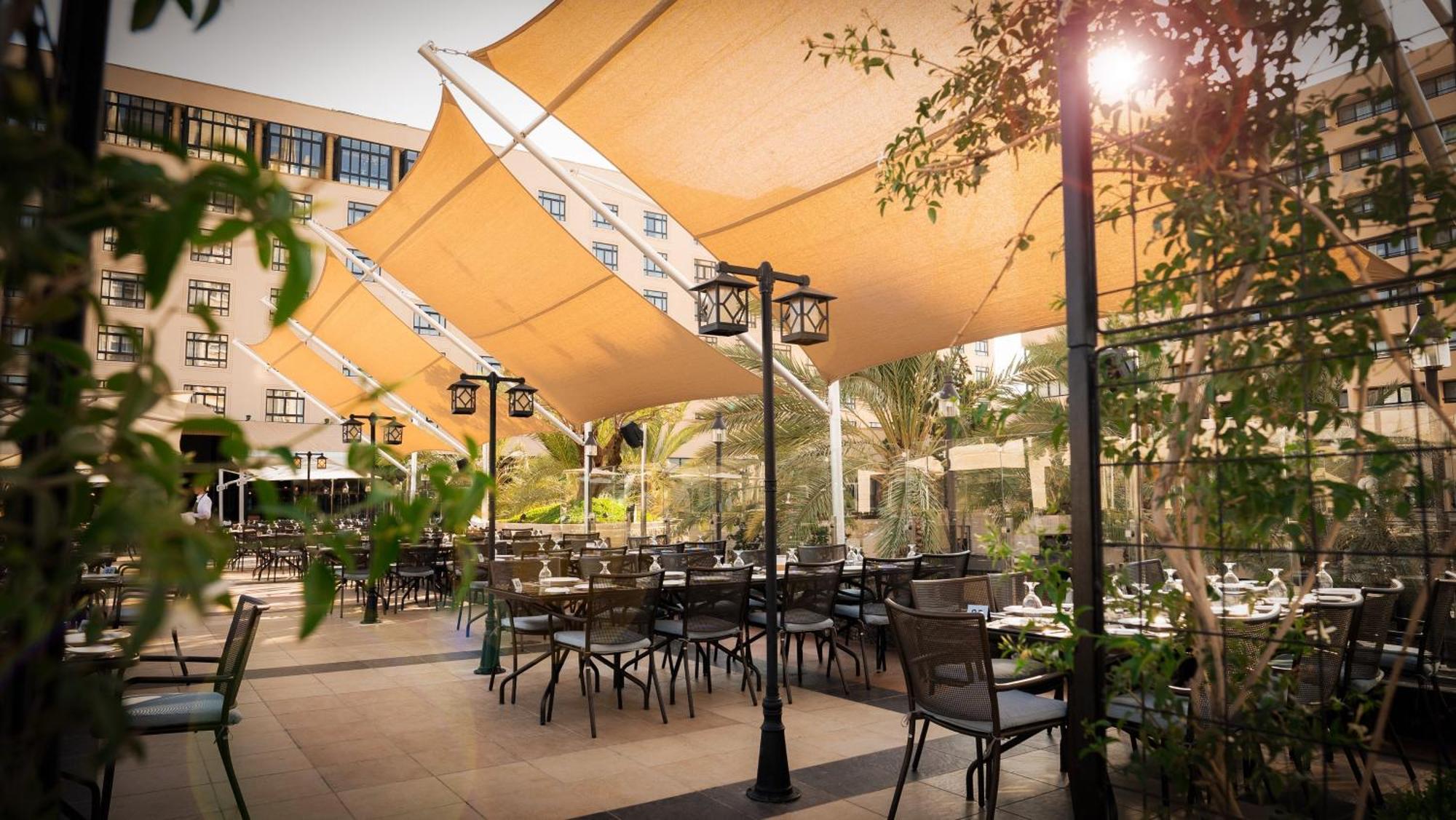 Hotel Intercontinental Jordan By Ihg Amman Exterior foto The outdoor terrace at the hotel